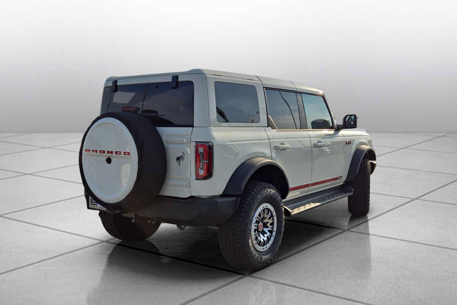 New 2026 Ford Bronco Outer Banks w/ Sasquatch Package AWD/4WD image 14
