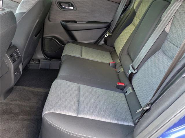 Certified 2023 Nissan Rogue SV image 18