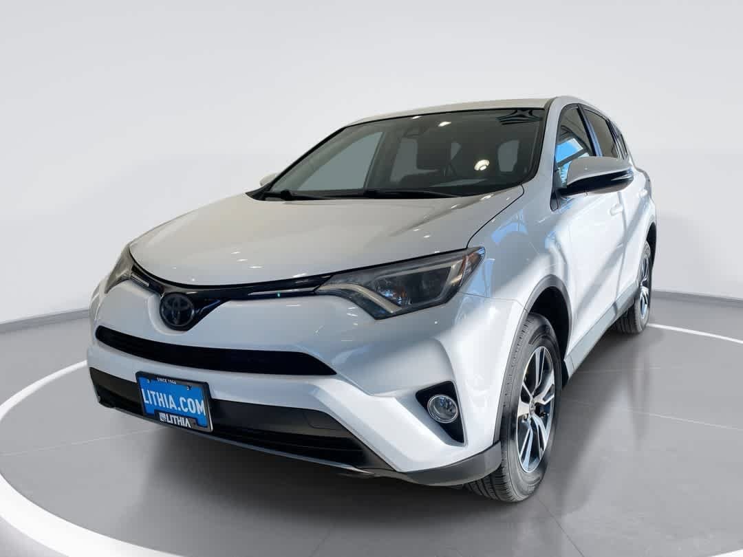 Used 2018 Toyota RAV4 XLE AWD/4WD video 1