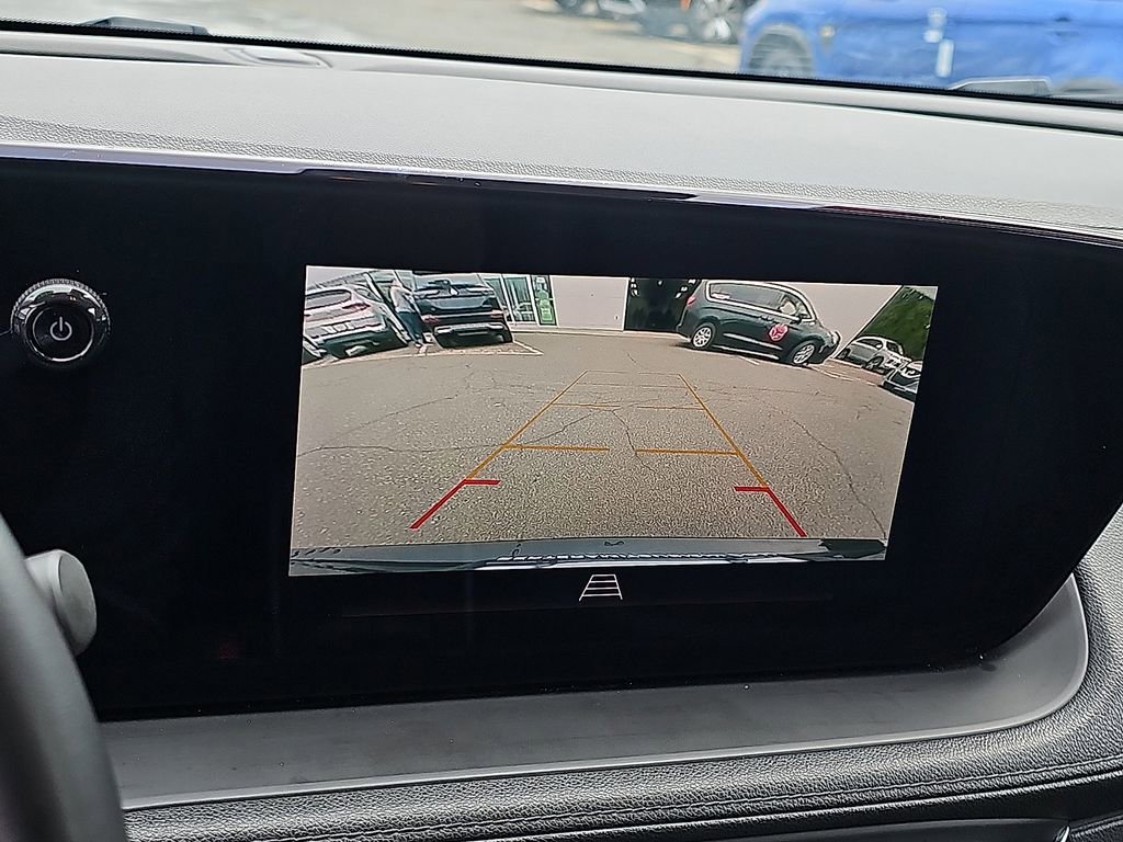 Used 2024 Buick Encore GX Sport Touring image 17