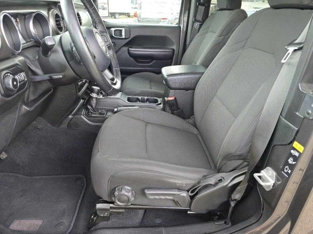 Used 2020 Jeep Wrangler Sport AWD/4WD image 22