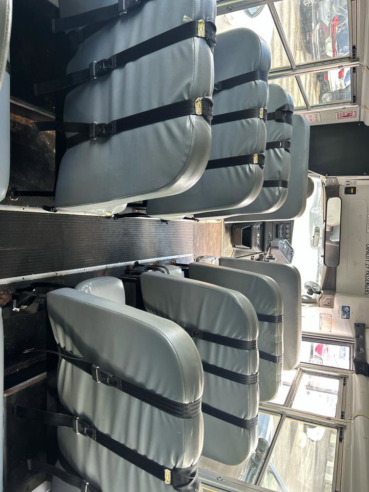 Used 2010 Chevrolet Express 3500 Extended image 6