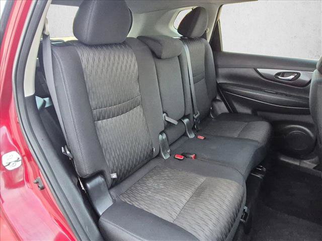 Used 2018 Nissan Rogue SV FWD image 18