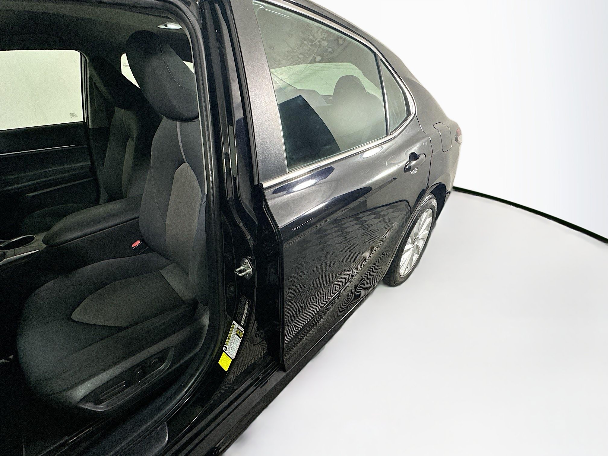 Used 2022 Toyota Camry LE FWD image 12