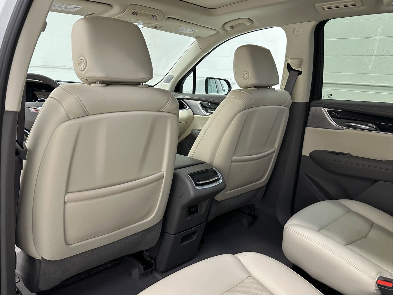 Used 2023 Cadillac XT6 Premium Luxury w/ Technology Package image 14