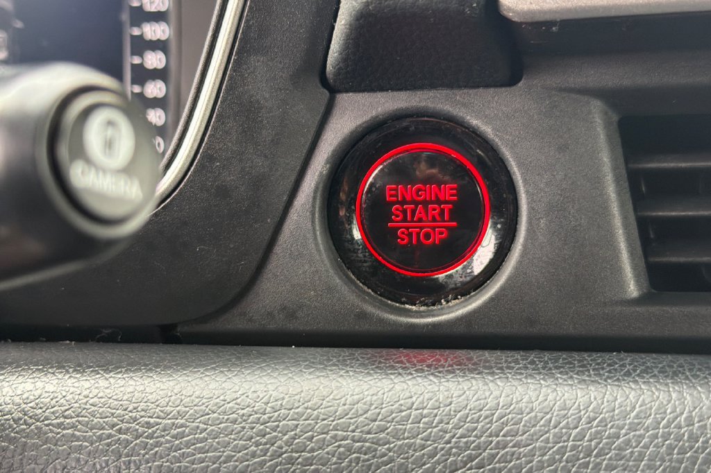 Certified 2025 Honda Pilot Black Edition image 24