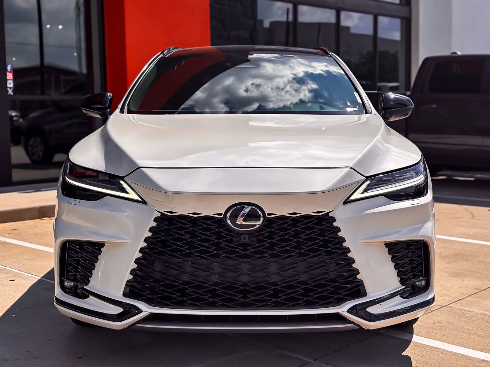 Used 2024 Lexus RX 500h F Sport image 3