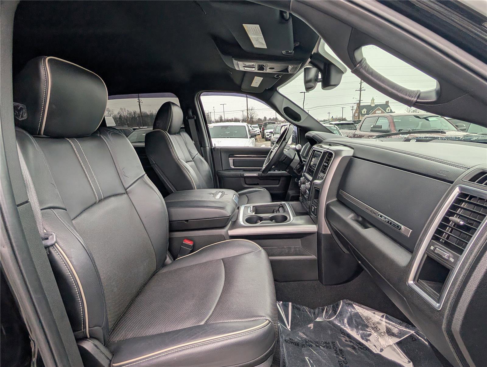 Used 2018 RAM 3500 Laramie Longhorn image 11