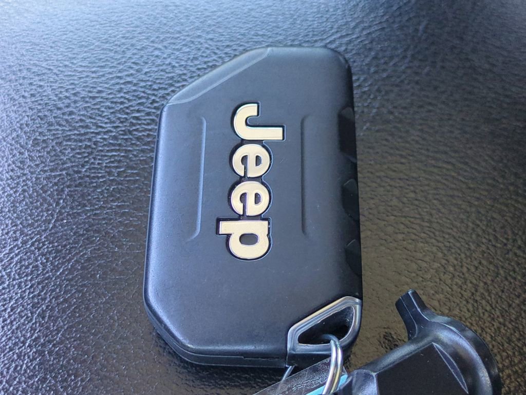 Used 2022 Jeep Wrangler Unlimited Sport image 30