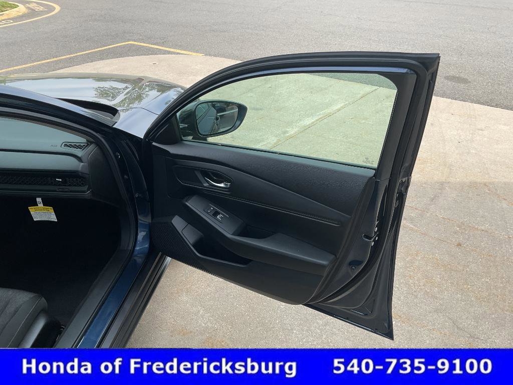 Used 2025 Honda Accord SE image 19