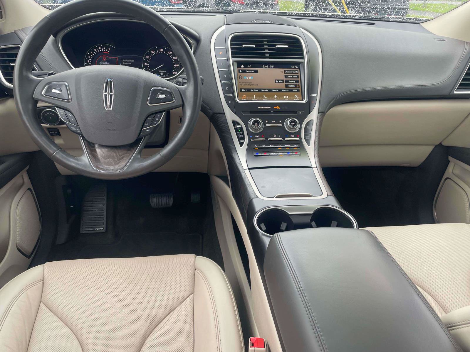 Used 2017 Lincoln MKX Reserve w/ Driver Assistance Package FWD image 13