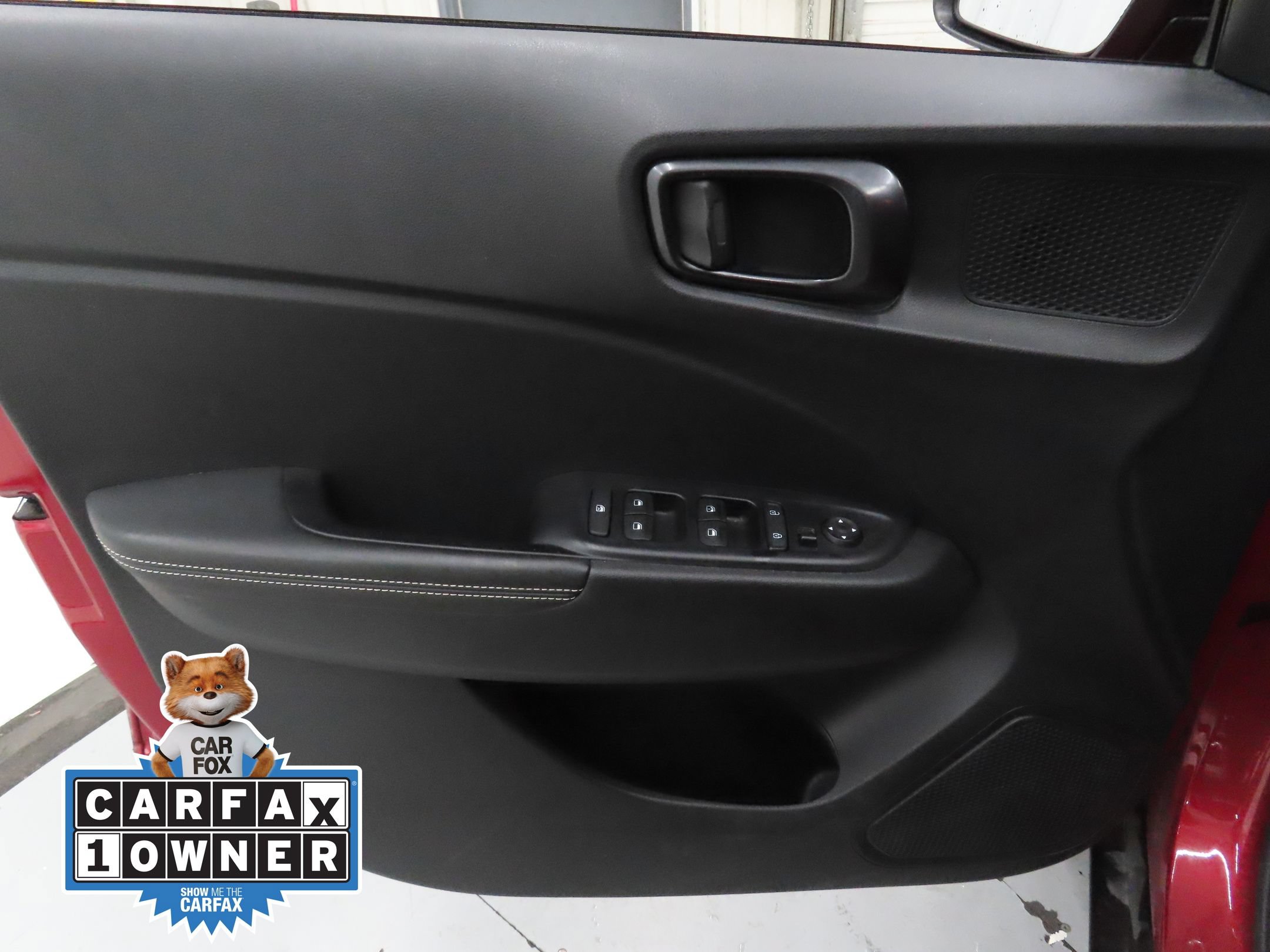 Used 2023 Hyundai Venue Limited w/ Cargo Package FWD image 10