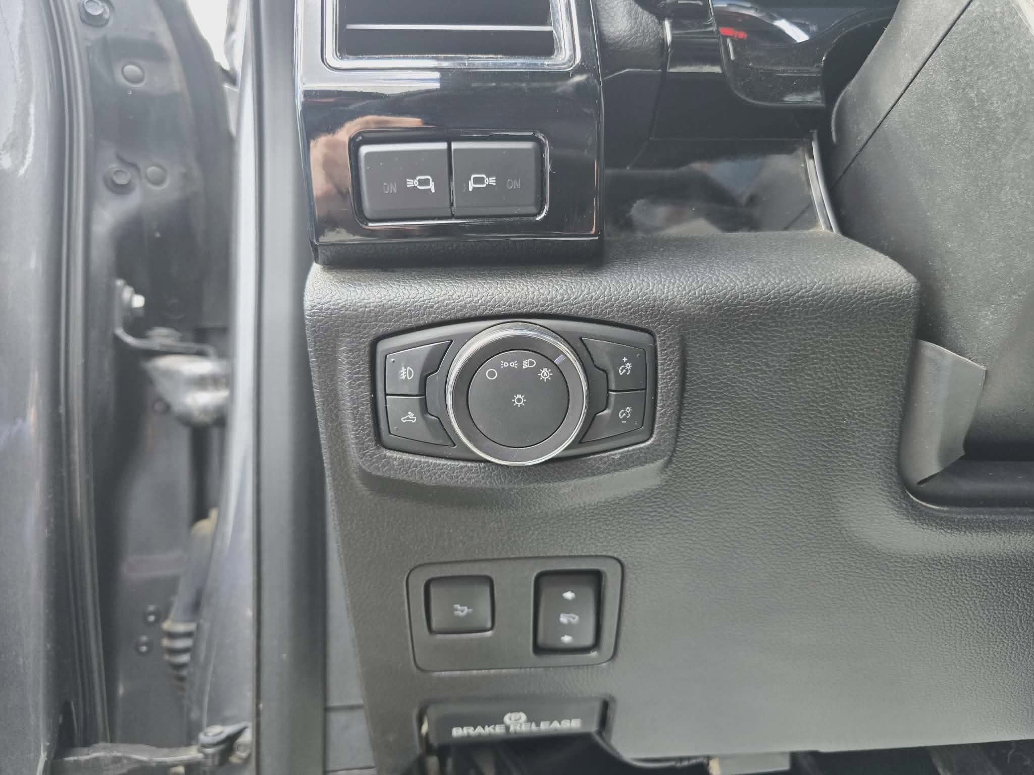 Used 2021 Ford F350 Lariat image 16