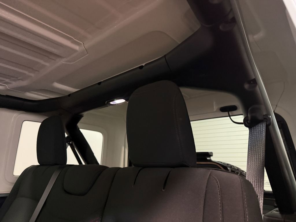 Used 2023 Jeep Wrangler Unlimited Rubicon w/ Cold Weather Group image 9