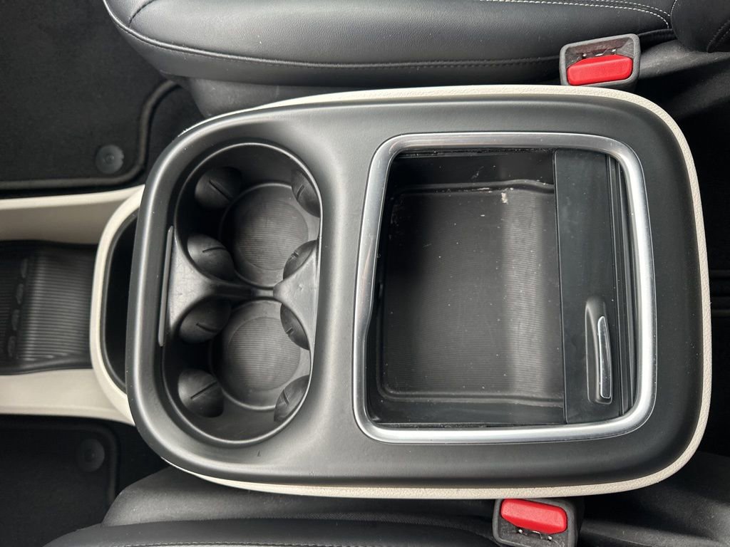 Used 2024 Chrysler Pacifica Touring-L image 20