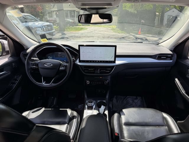 Used 2024 Ford Escape Platinum AWD/4WD image 17
