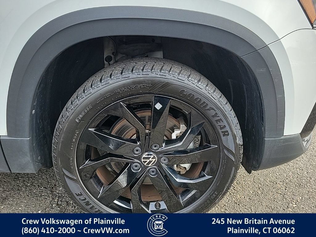 Certified 2022 Volkswagen Taos SE w/ Driver Assistance Package FWD image 23
