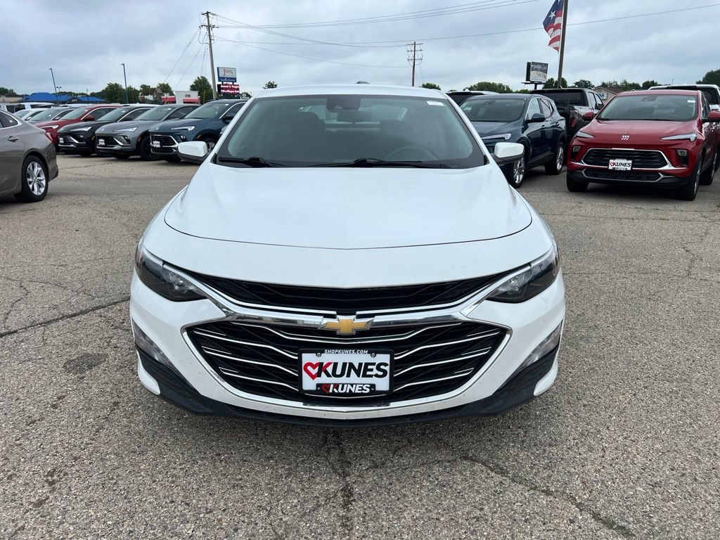 Used 2024 Chevrolet Malibu LT FWD image 3