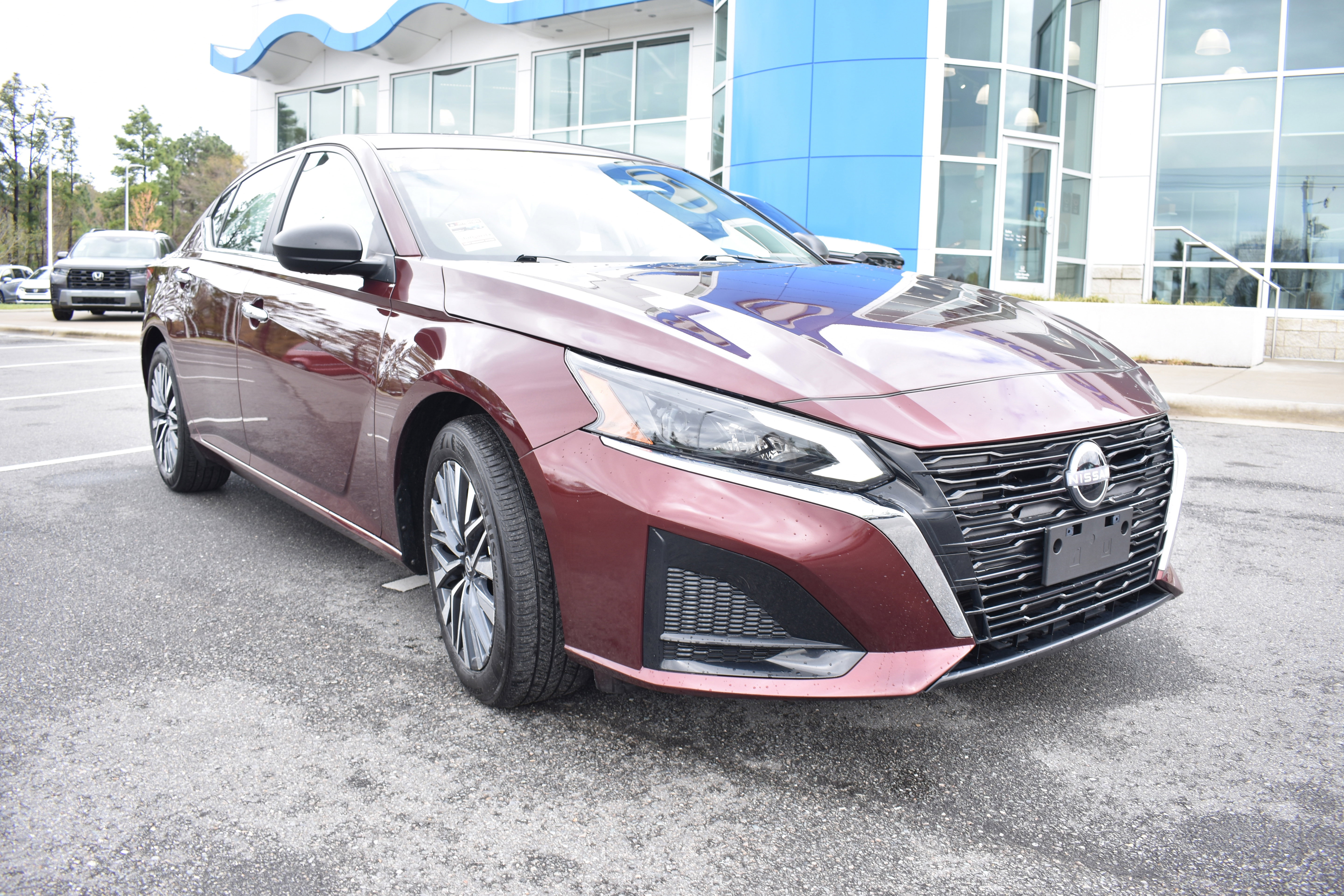 Used 2025 Nissan Altima 2.5 SV image 3