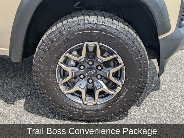 Used 2023 Chevrolet Colorado Trail Boss w/ Technology Package image 11