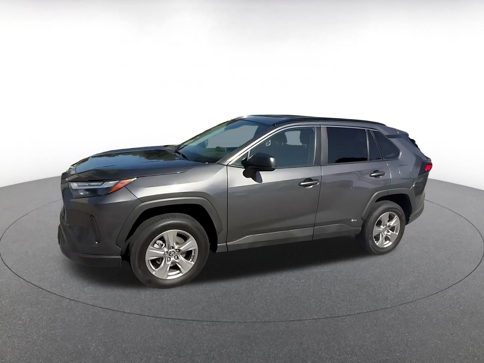 Used 2024 Toyota RAV4 LE AWD/4WD image 7