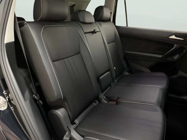 Used 2023 Volkswagen Tiguan SE w/ Panoramic Sunroof Package FWD image 81