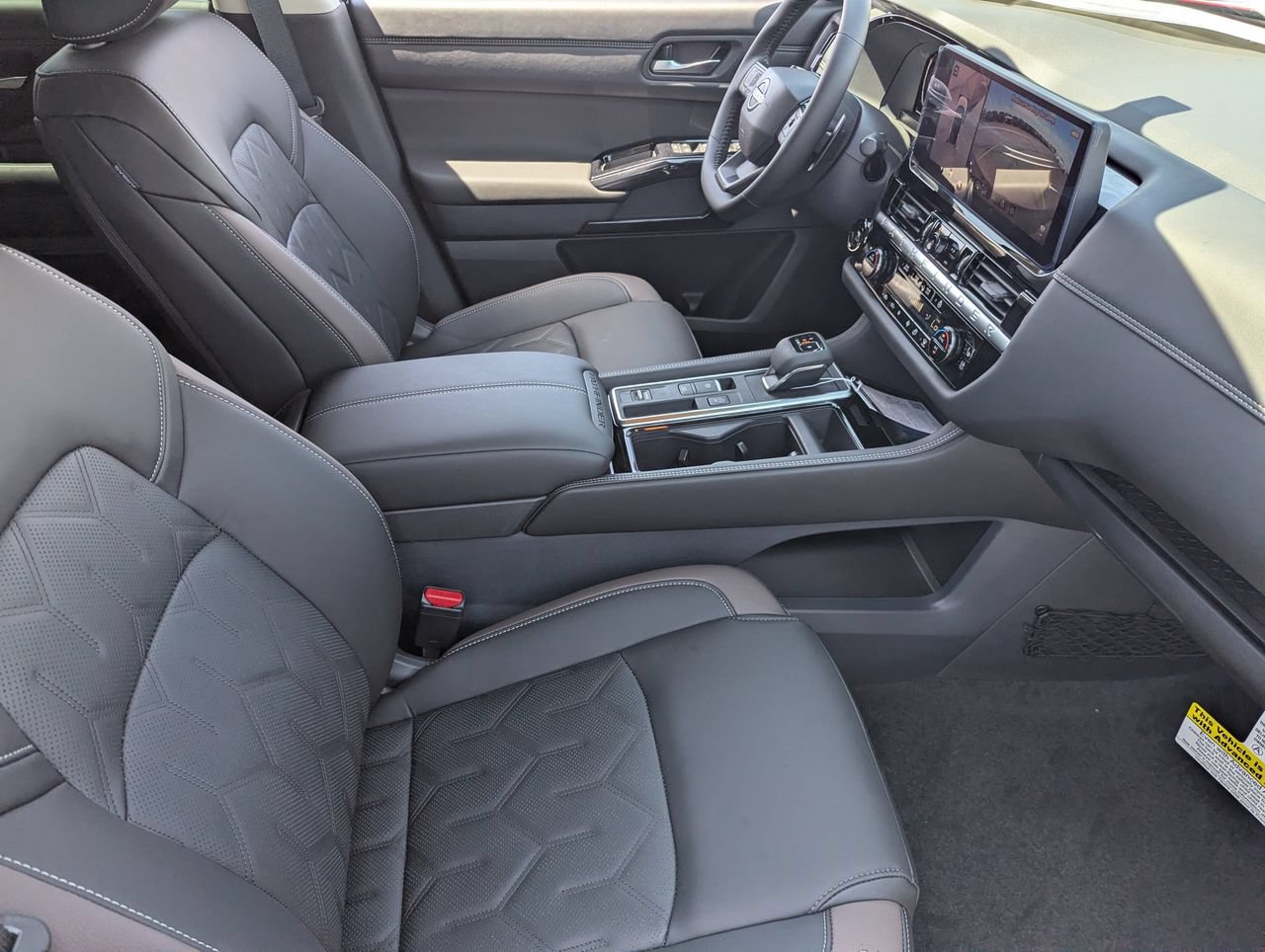 New 2026 Nissan Pathfinder Platinum FWD image 31