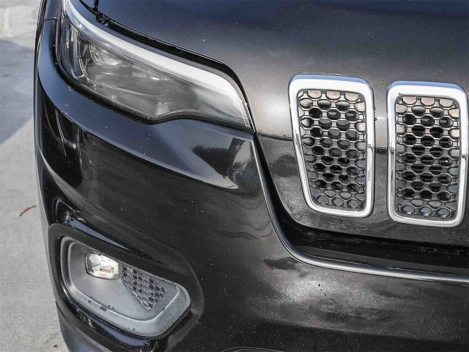 Used 2019 Jeep Cherokee Latitude w/ Popular Appearance Group image 10