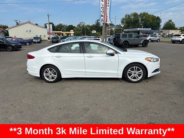 Used 2018 Ford Fusion SE w/ Fusion SE Technology Package FWD image 2