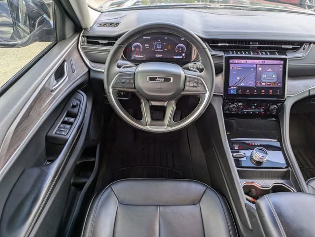 Used 2024 Jeep Grand Cherokee Limited AWD/4WD image 16
