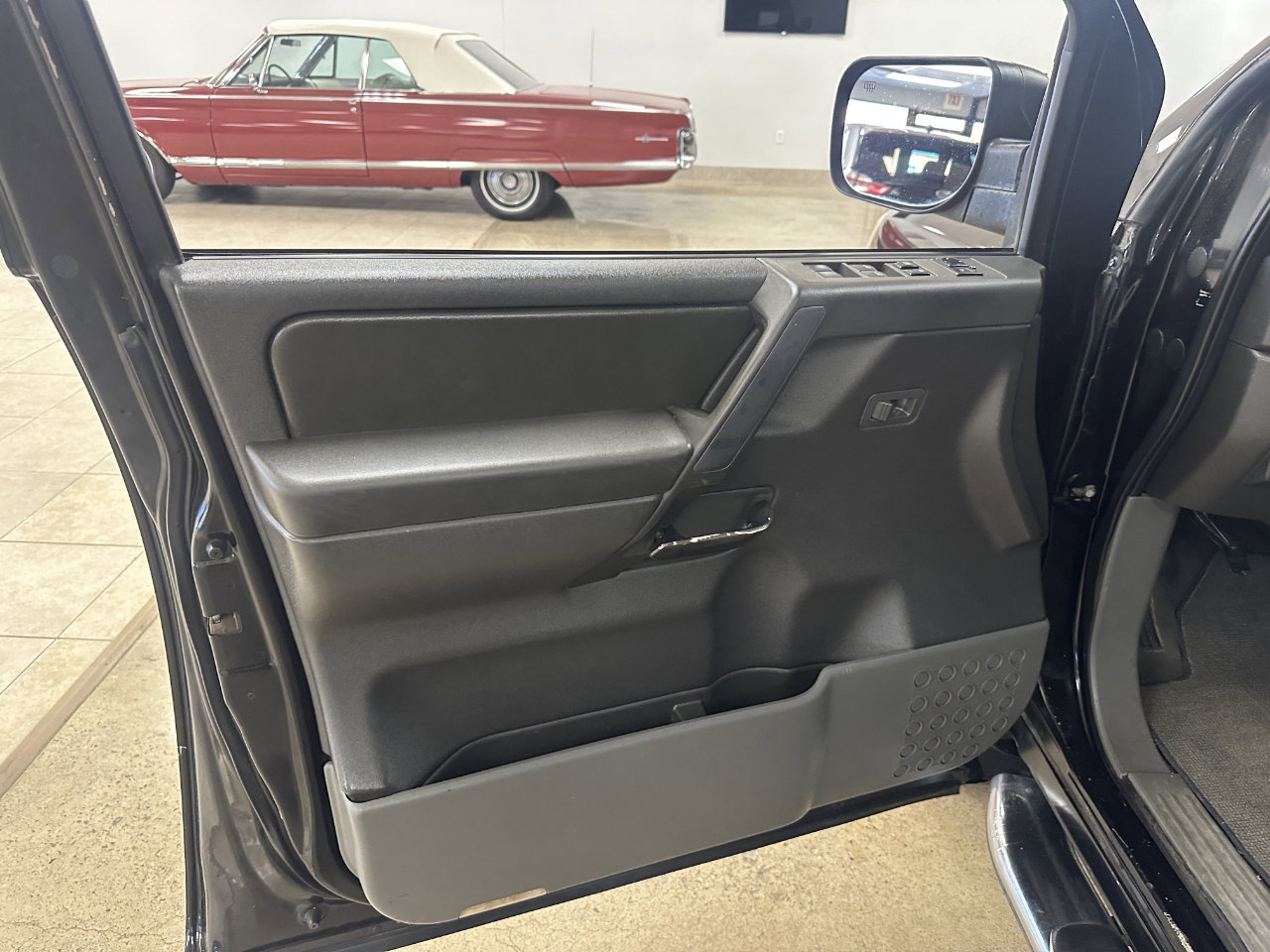 Used 2007 Nissan Titan SE image 32