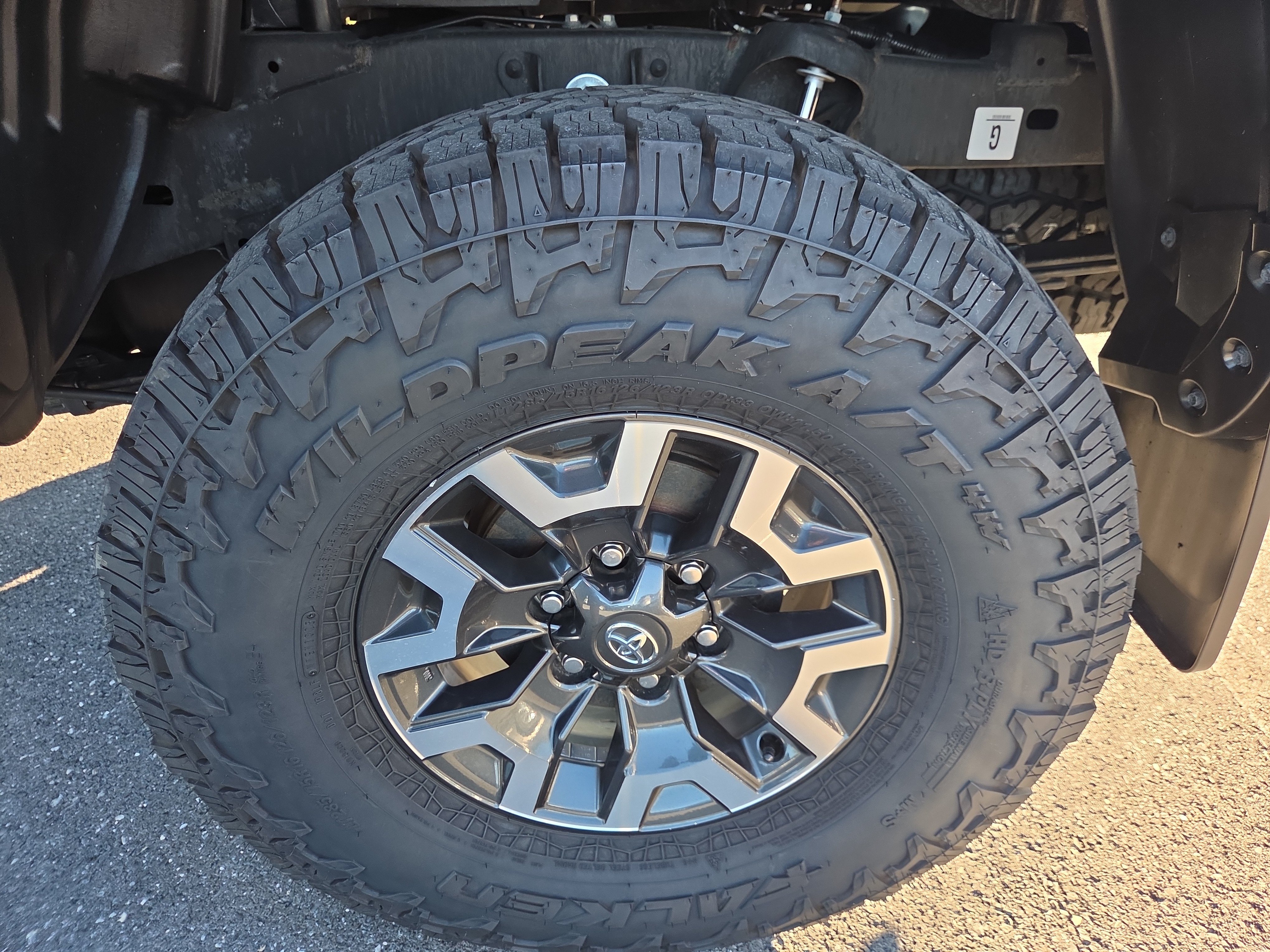 Used 2021 Toyota Tacoma TRD Off-Road w/ TRD Premium Off Road Package AWD/4WD image 28
