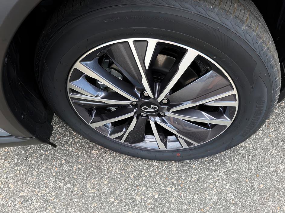 New 2026 INFINITI QX60 Luxe FWD image 8