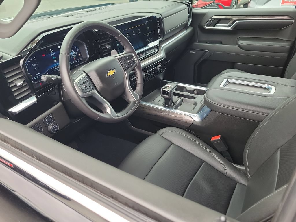 Used 2022 Chevrolet Silverado 1500 LTZ w/ LTZ Convenience Package II AWD/4WD image 3