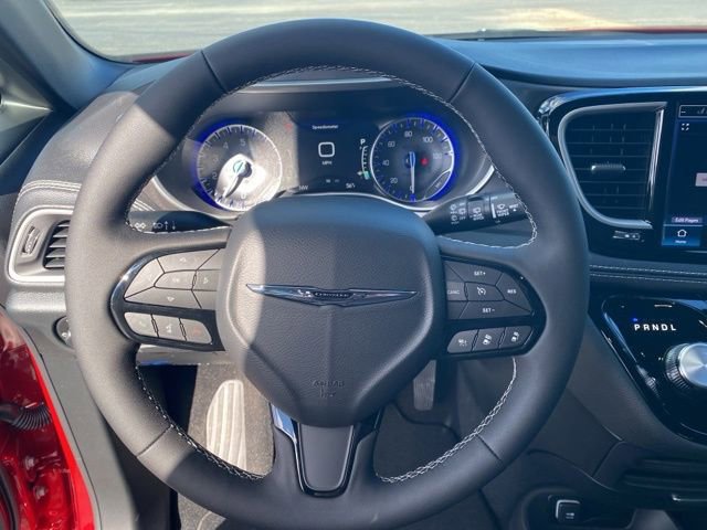 New 2026 Chrysler Pacifica Select w/ S Appearance Package FWD image 15