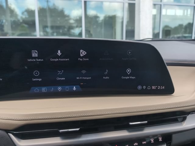 Used 2024 Cadillac XT4 Luxury w/ Cold Weather Package FWD image 15