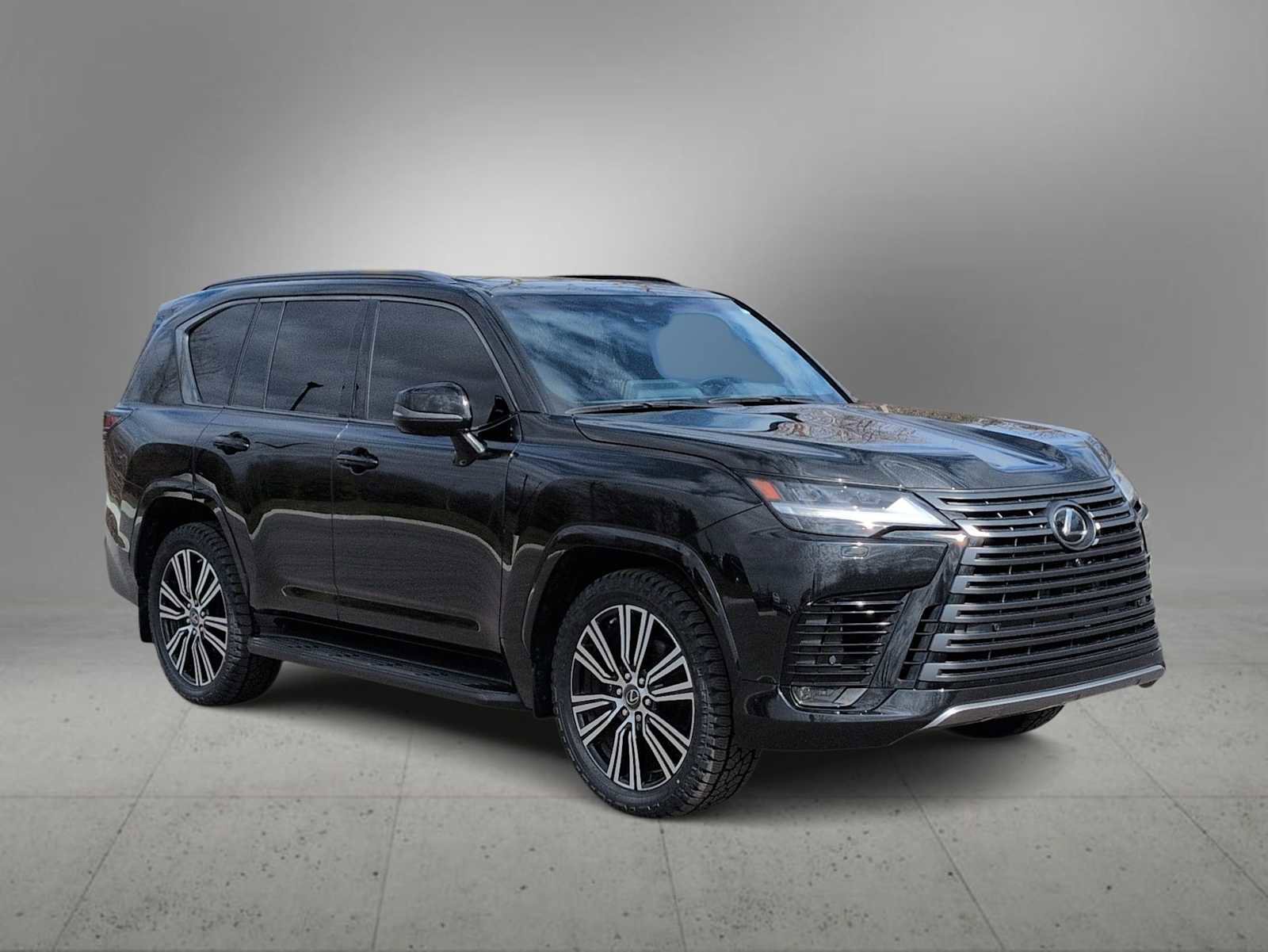 Used 2023 Lexus LX 600 4WD w/ Appearance Package image 2