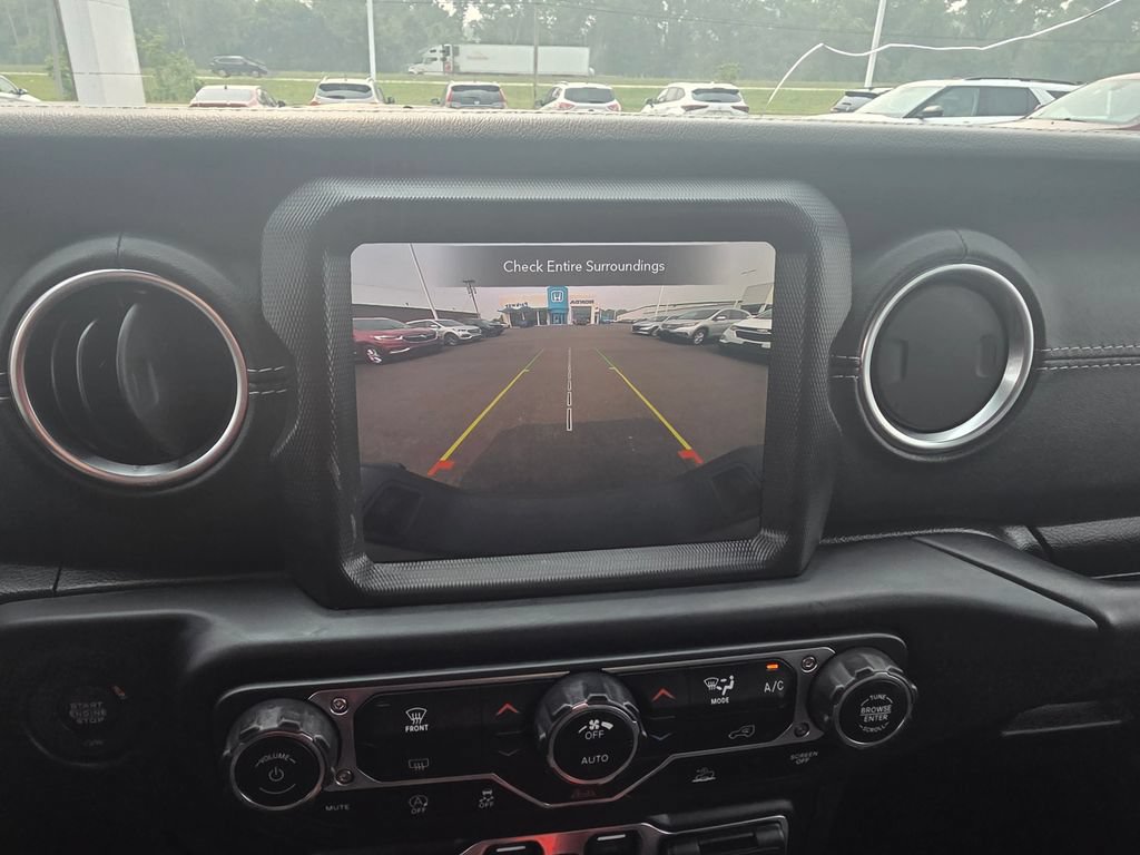 Used 2020 Jeep Gladiator Overland AWD/4WD image 13