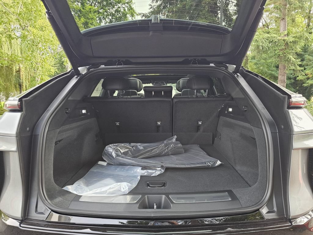 New 2027 Cadillac Lyriq Sport AWD/4WD image 17