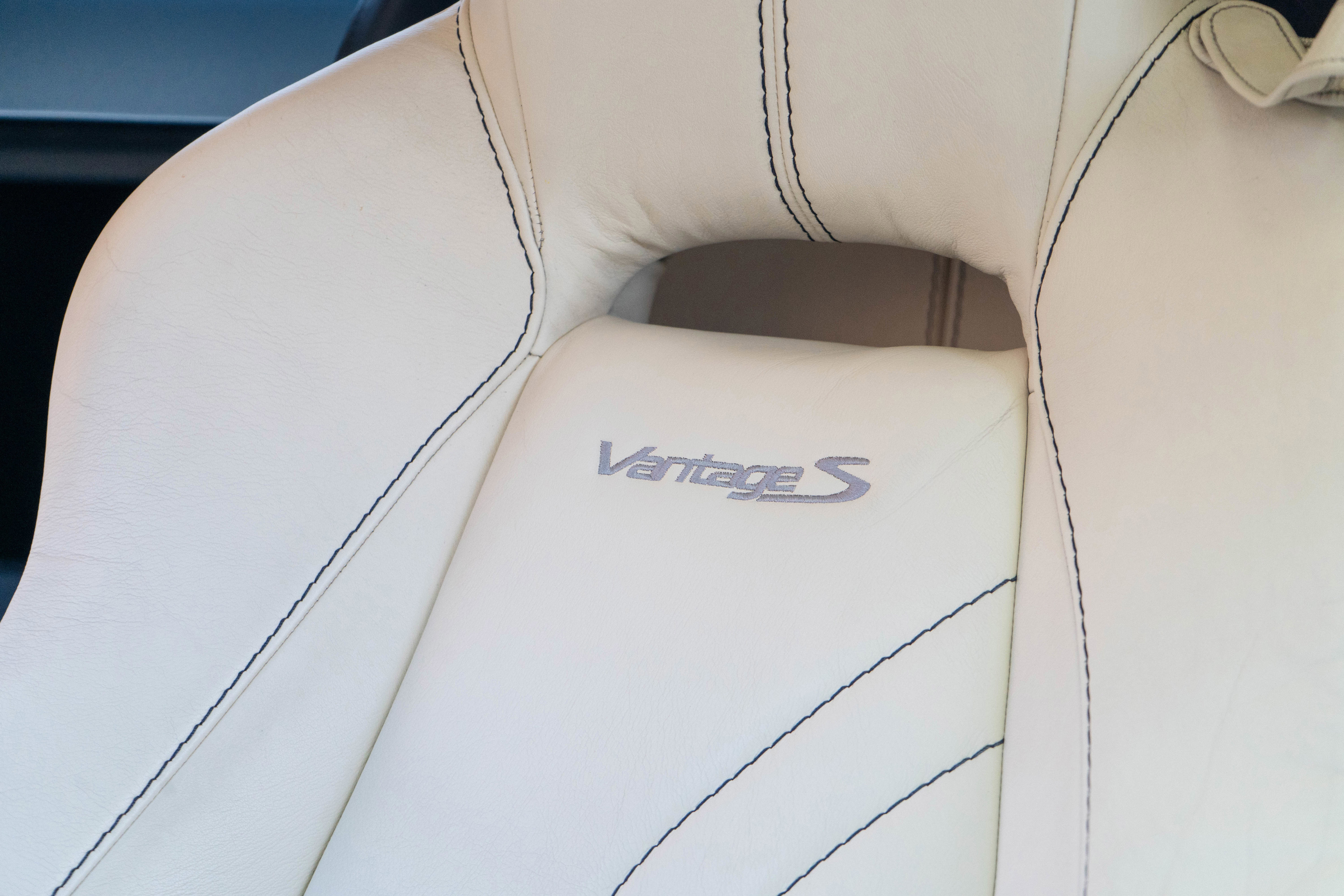 Used 2012 Aston Martin V8 Vantage S RWD image 5