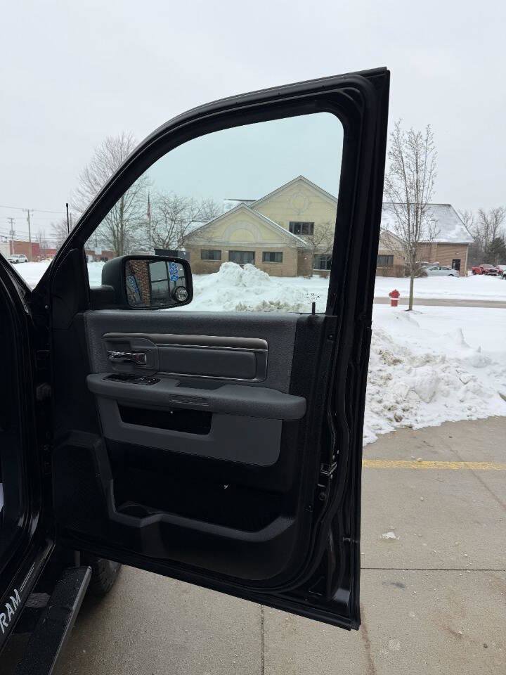 Used 2018 RAM 2500 SLT image 31