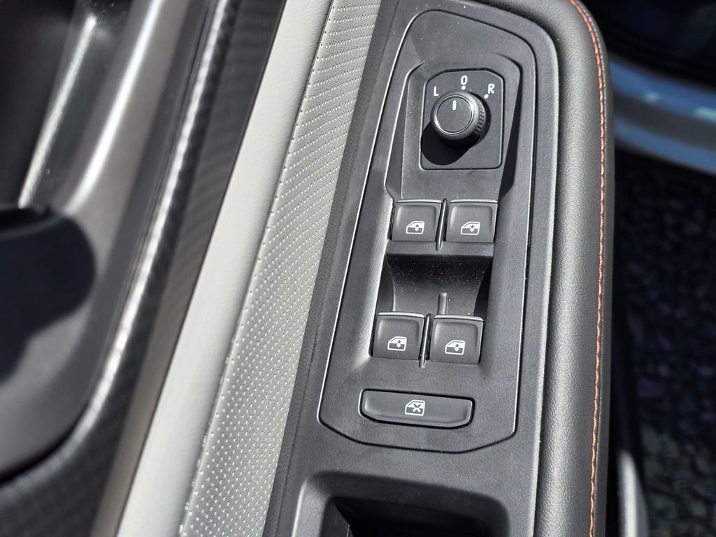Used 2025 Volkswagen Atlas Peak Edition SE AWD/4WD image 15