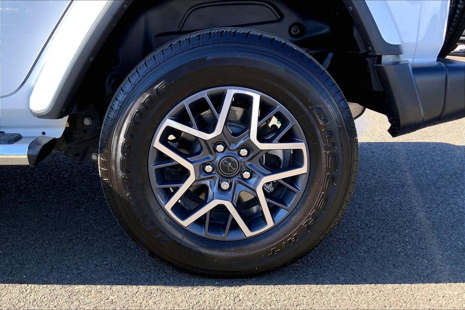 Used 2025 Jeep Wrangler Sahara w/ Safety Group image 9