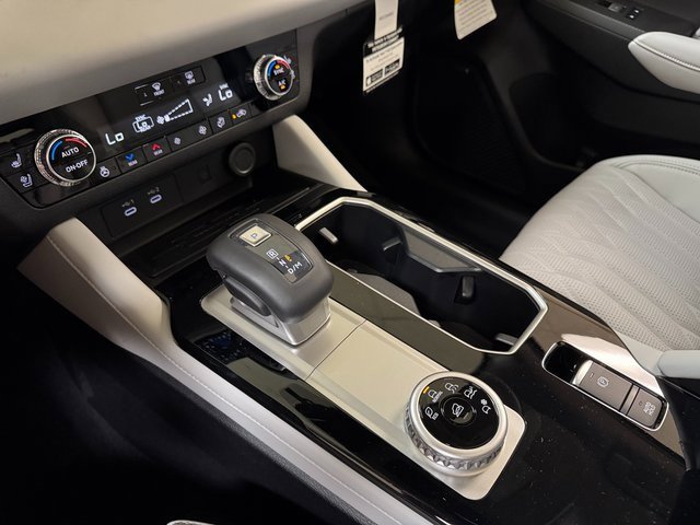 New 2025 Mitsubishi Outlander SEL image 19