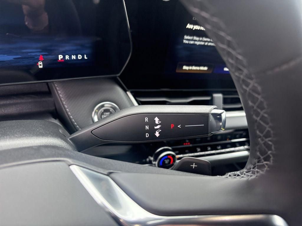 New 2026 Chevrolet Equinox LT w/ Convenience Package II image 14