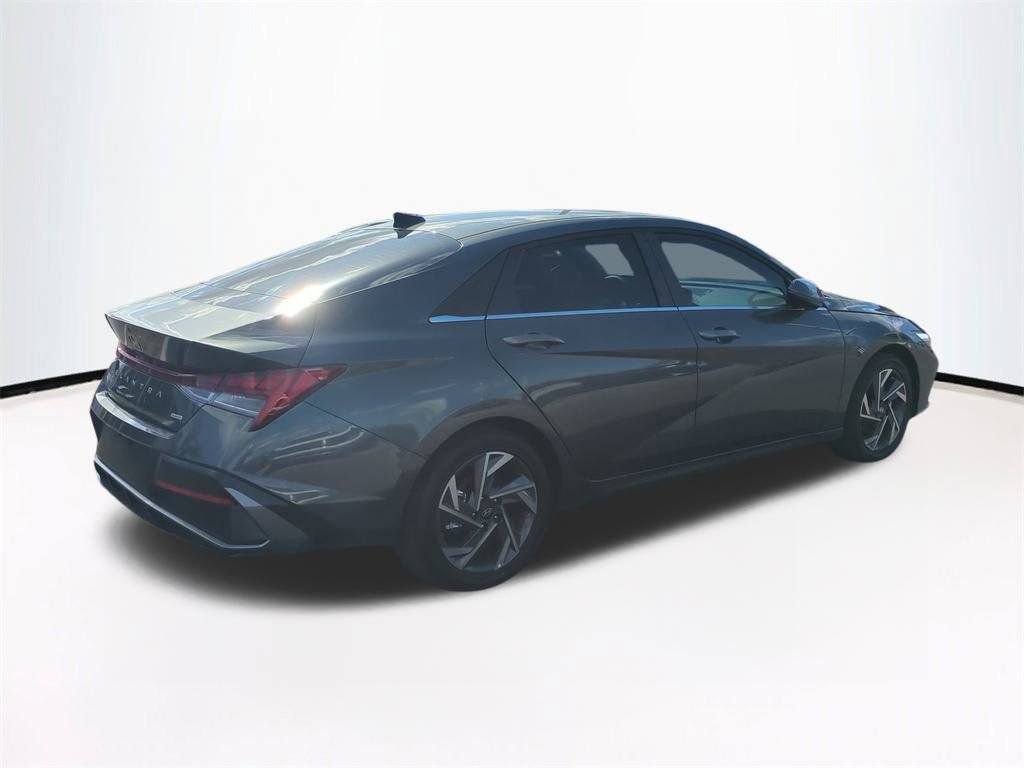 New 2026 Hyundai Elantra Limited image 5