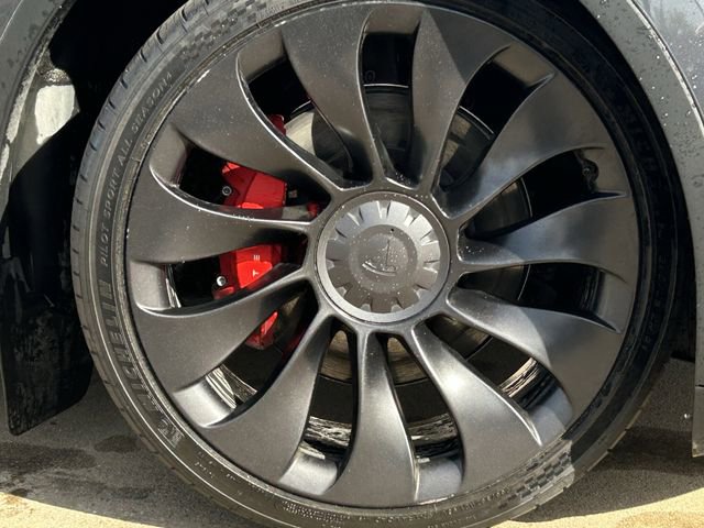 Used 2023 Tesla Model Y Performance image 10