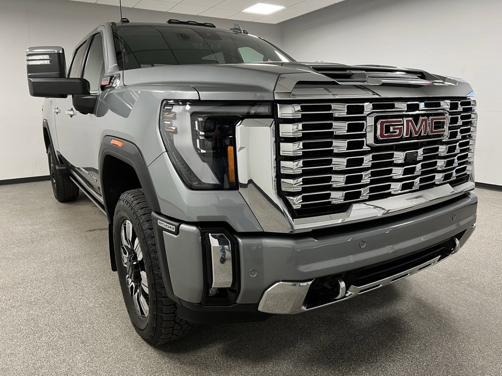 Used 2024 GMC Sierra 2500 Denali w/ Denali Reserve Package image 2