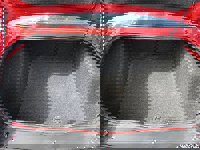 Used 2011 Dodge Challenger SE image 15