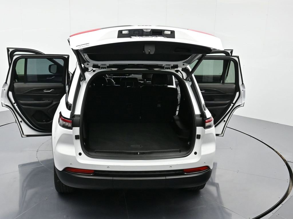 Certified 2024 Jeep Grand Cherokee Altitude image 54